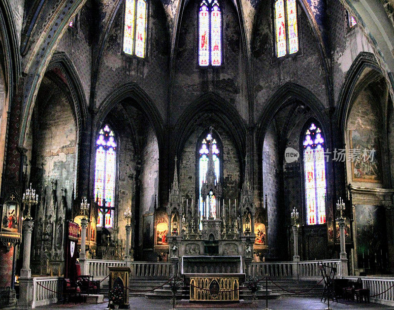 Mirepoix Cathedral(法语:cathdrale Saint-Maurice de Mirepoix)是一座罗马天主教堂，位于法国ariges的西南部城镇Mirepoix。